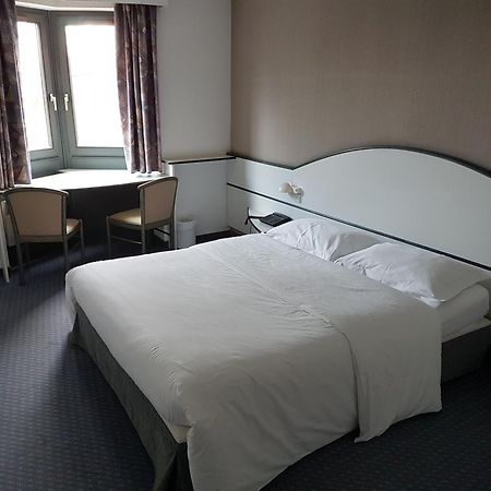 Hotel Restaurant La Tour Romaine - Haguenau - Strasbourg Nord Schweighouse-sur-Moder Buitenkant foto