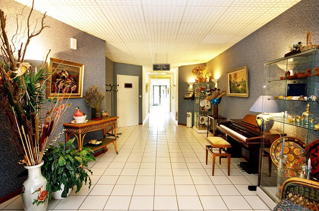 Hotel Restaurant La Tour Romaine - Haguenau - Strasbourg Nord Schweighouse-sur-Moder Buitenkant foto
