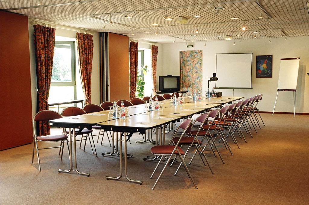 Hotel Restaurant La Tour Romaine - Haguenau - Strasbourg Nord Schweighouse-sur-Moder Buitenkant foto