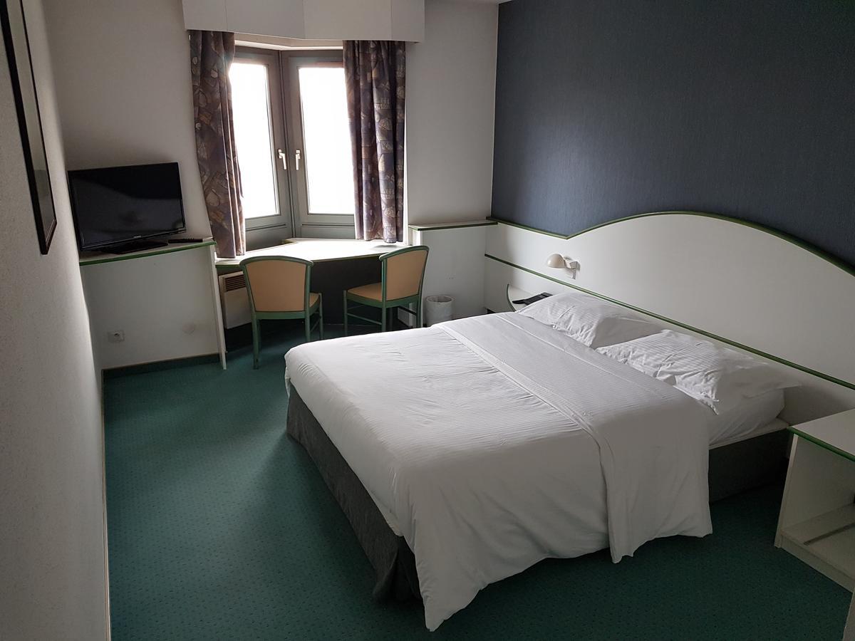 Hotel Restaurant La Tour Romaine - Haguenau - Strasbourg Nord Schweighouse-sur-Moder Buitenkant foto